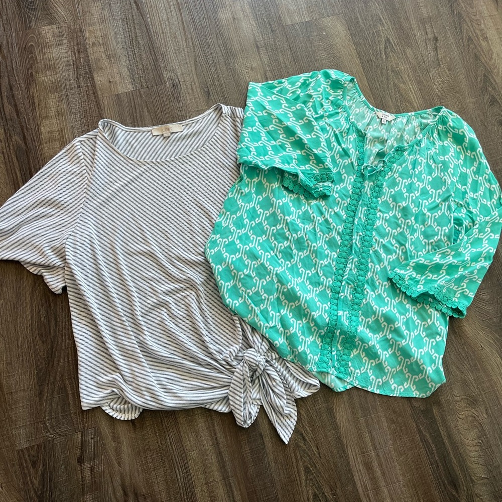 Two cute tops Loft and Crown &Ivy XL 12/24